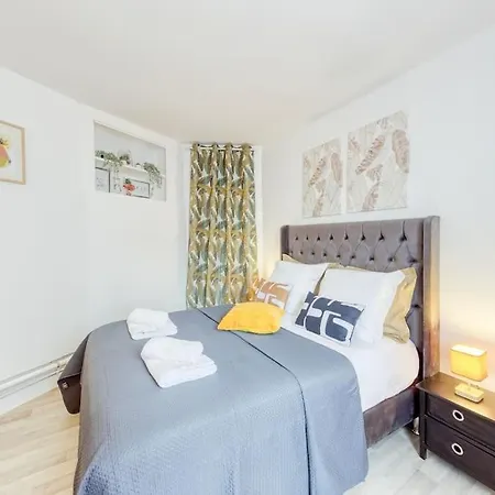 Chateau De Versailles A 7 Minutes Parking Gratuit A 4 Minutes Apartment Le Chesnay (Yvelines)
